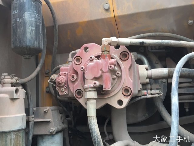 雷沃重工 FR220E 挖掘机