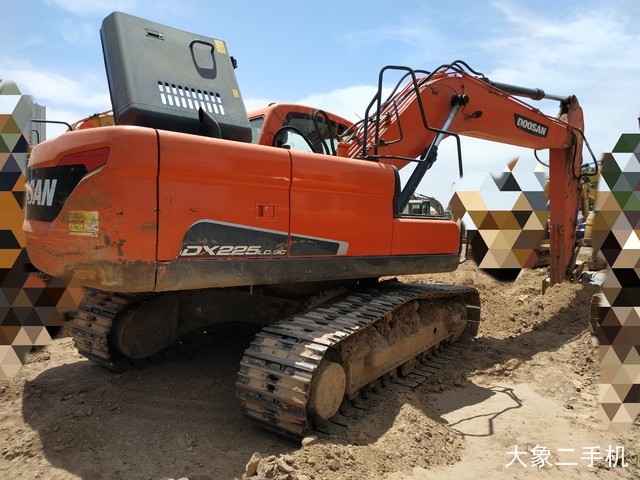 斗山 DX215-9C 挖掘机