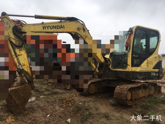 现代 R60-9 挖掘机