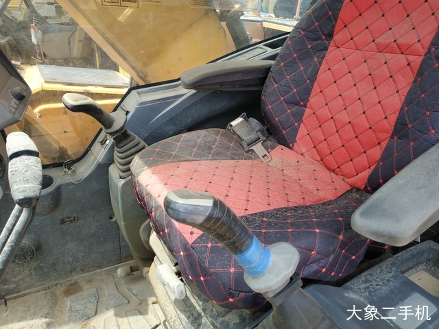 现代 R225LC-9 挖掘机