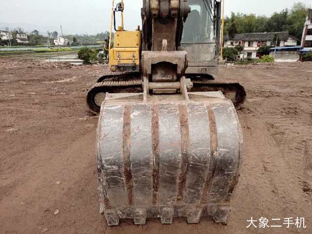 沃尔沃 EC140 挖掘机