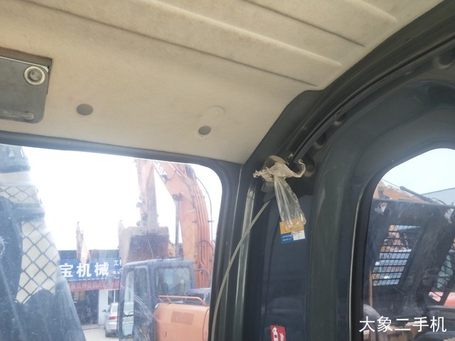 神钢 SK270D 挖掘机