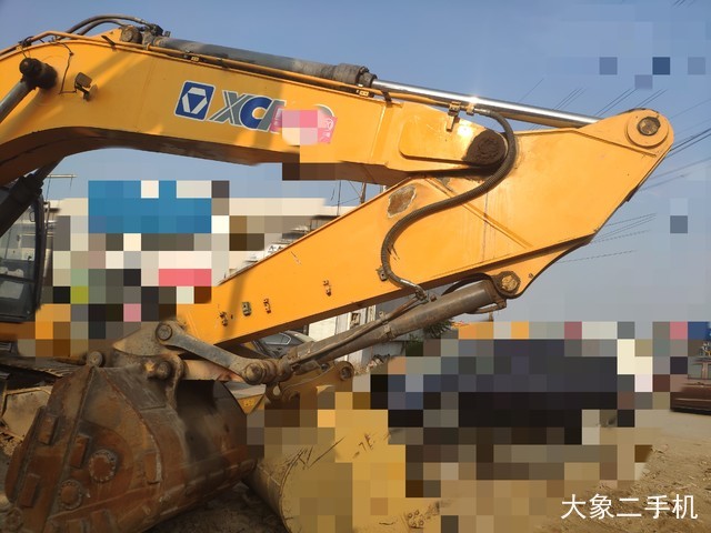 徐工 XE370C 挖掘机