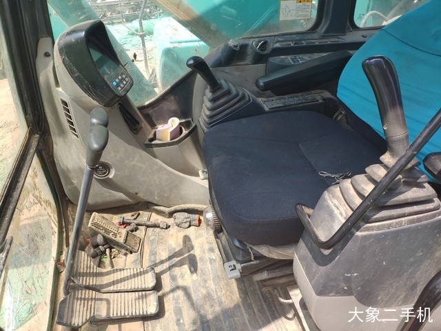 神钢 SK260LC-8 挖掘机