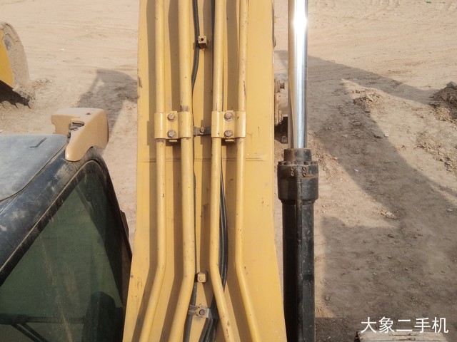 卡特彼勒 323DL 挖掘机