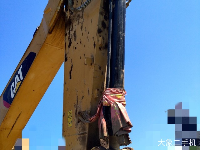 卡特彼勒 323D2L 挖掘机