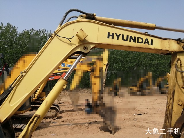 现代 R60-9 挖掘机