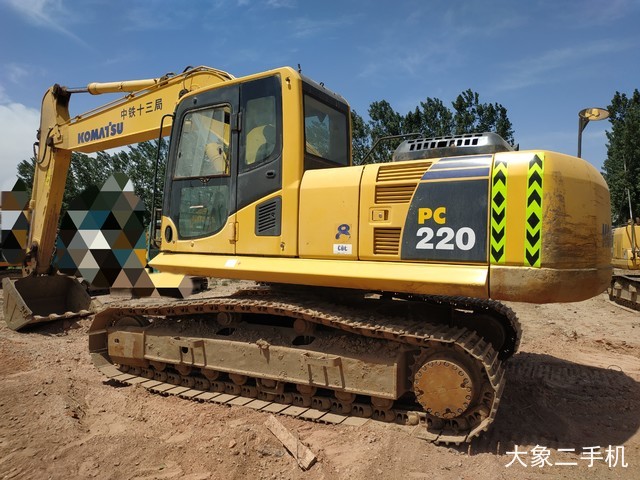 小松 PC220-8 挖掘机