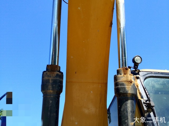 卡特彼勒 323D2L 挖掘机