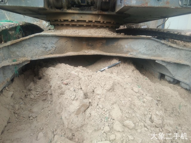 沃尔沃 EC210 挖掘机