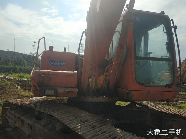 斗山 DH200-5 挖掘机