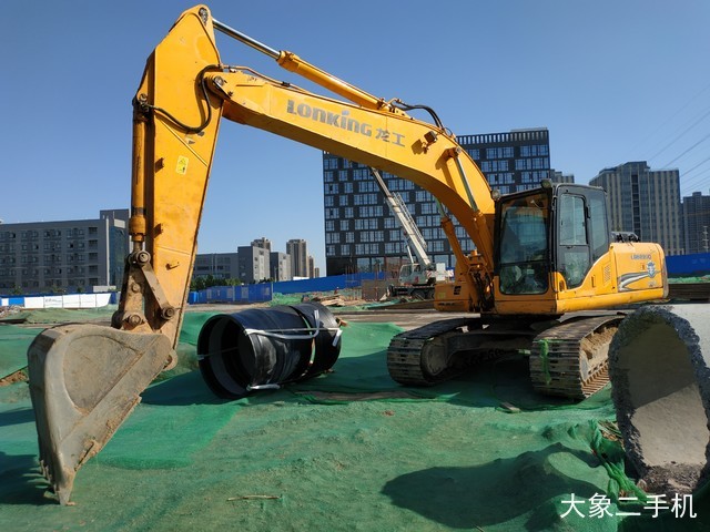 龙工 LG6220D 挖掘机