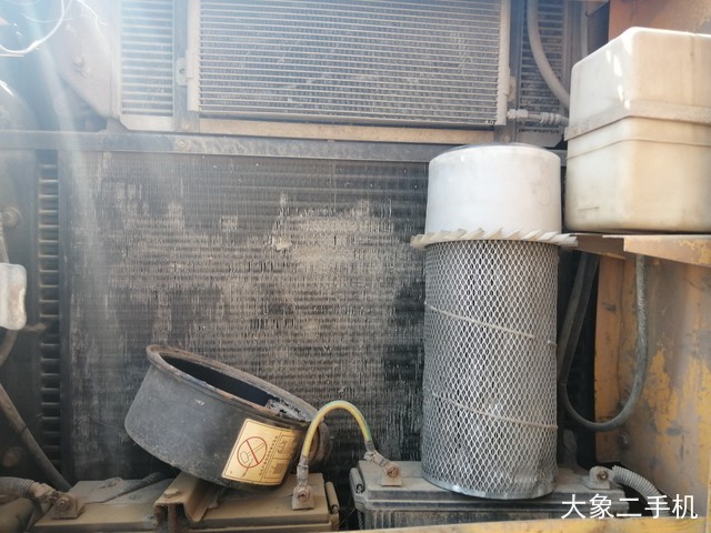 现代 R225LC-7 挖掘机