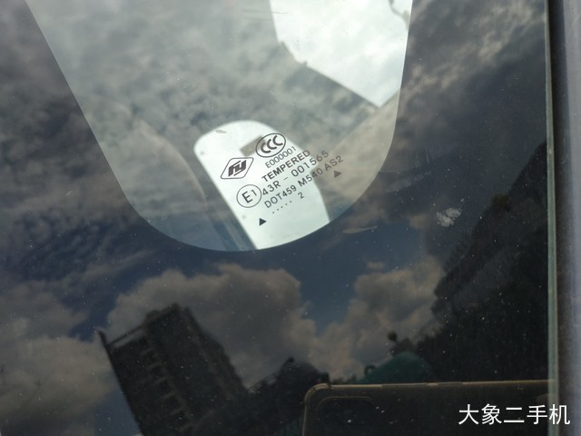 神钢 SK270D-8 挖掘机