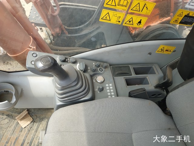 日立 ZX210LC-5A 挖掘机