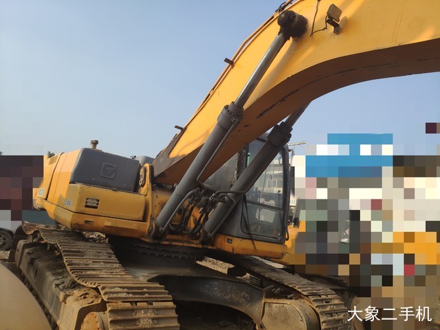 徐工 XE370C 挖掘机