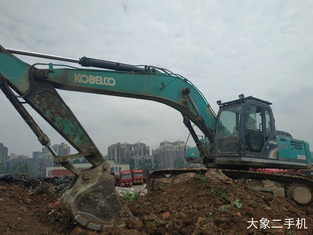 神钢 SK270D-8 挖掘机