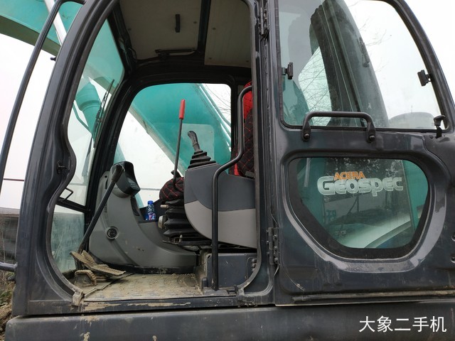 神钢 SK210LC-8 挖掘机