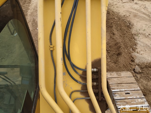 小松 PC220-8M0 挖掘机