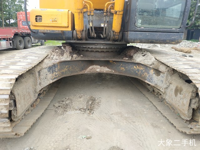 现代 R265LC-7 挖掘机