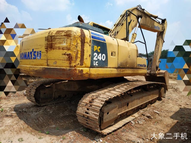 小松 PC240LC-8 挖掘机