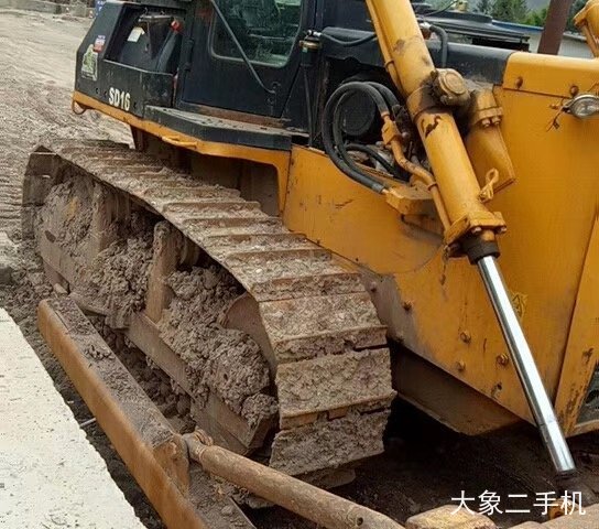 山推 SD16标准型 推土机