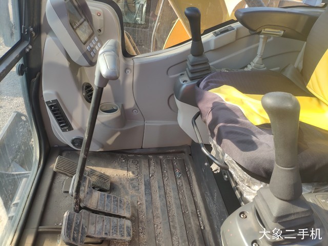 徐工 XE80D 挖掘机