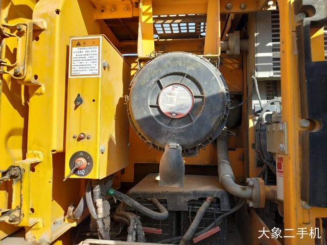 龙工 LG6220D 挖掘机