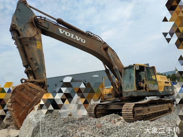 沃尔沃 EC480DL 挖掘机