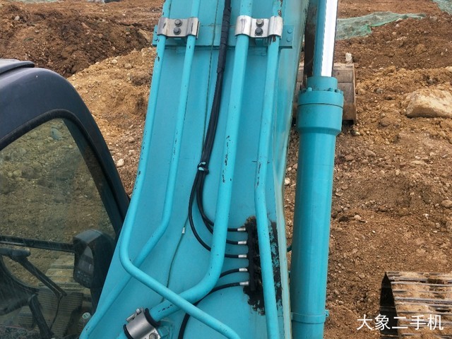 神钢 SK260LC-8 挖掘机