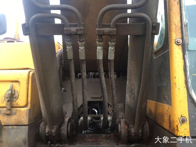 沃尔沃 EC210B 挖掘机