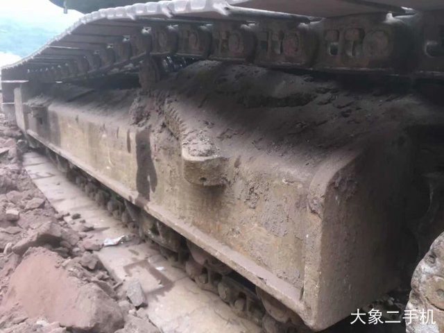 现代 R225LC-7 挖掘机