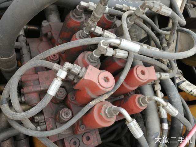 雷沃重工 FR260-7 挖掘机