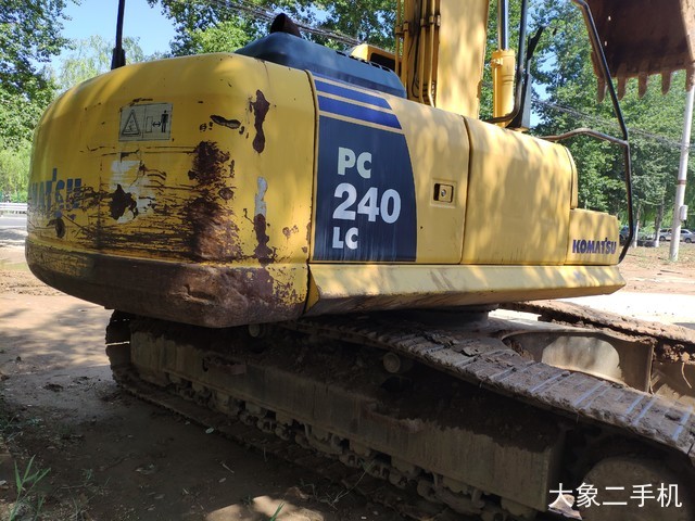 小松 PC240LC-8 挖掘机