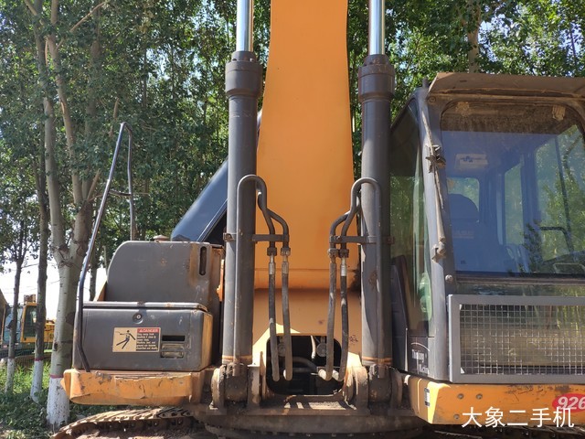 小松 PC240LC-8 挖掘机