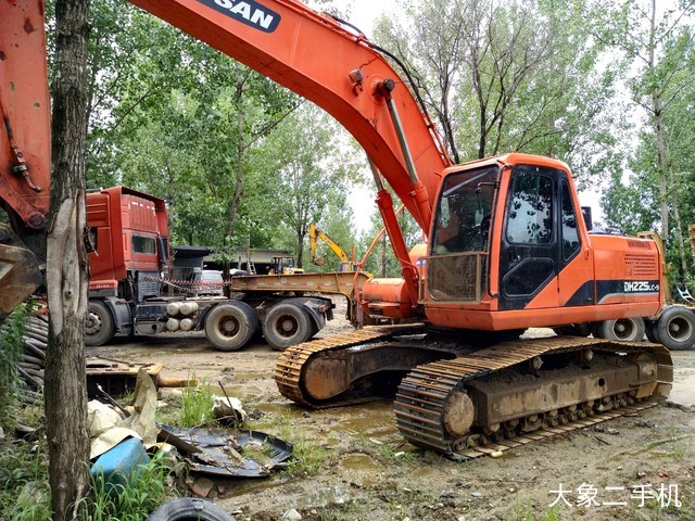 斗山 DH220LC-7 挖掘机