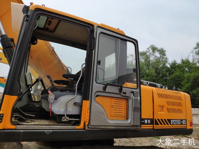 三一重工 SY215C-8 挖掘机