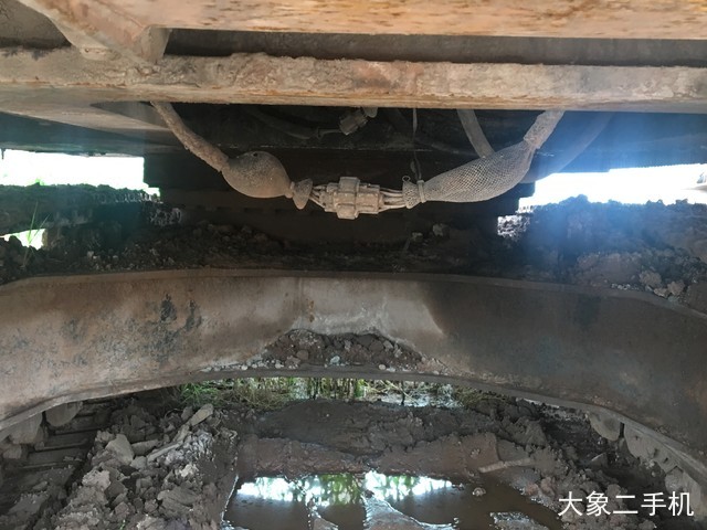 现代 R215-7C 挖掘机