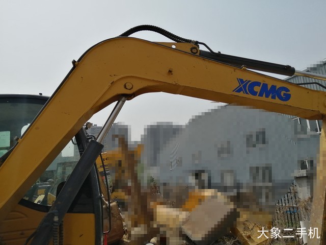 徐工 XE75D 挖掘机