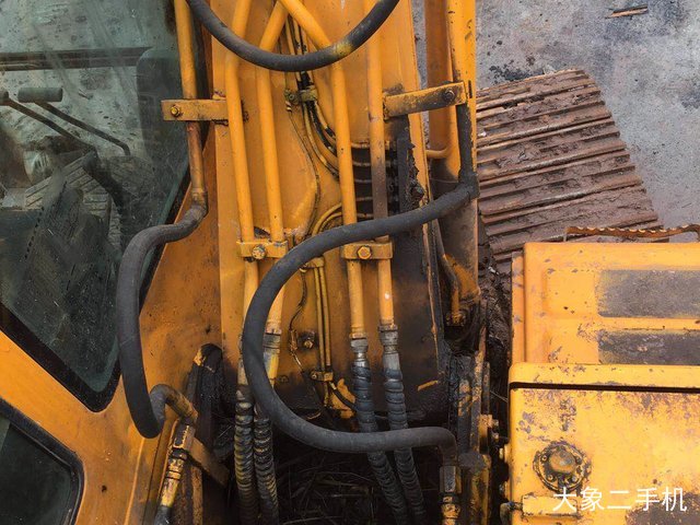 现代 R150LC-7 挖掘机