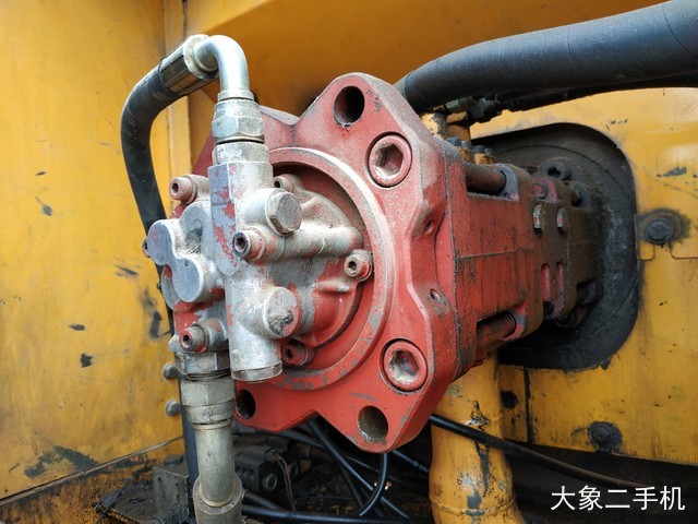 现代 R215-7C 挖掘机