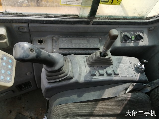 龙工 LG6060 挖掘机