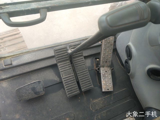 雷沃重工 FR240-7 挖掘机