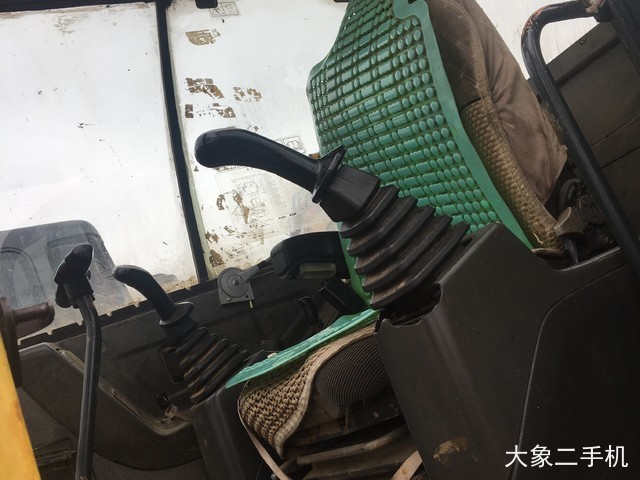 现代 R60-9 挖掘机