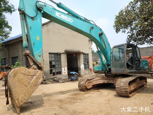 神钢 SK260LC-8 挖掘机