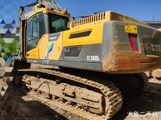 沃尔沃 EC300DL 挖掘机