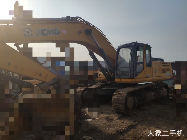 徐工 XE370C 挖掘机