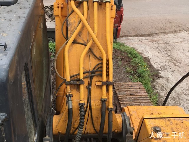 现代 R225LC-7 挖掘机