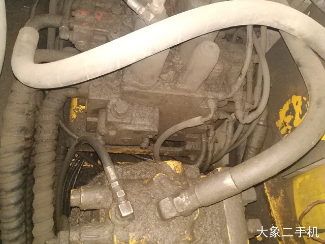 现代 R225LC-7 挖掘机