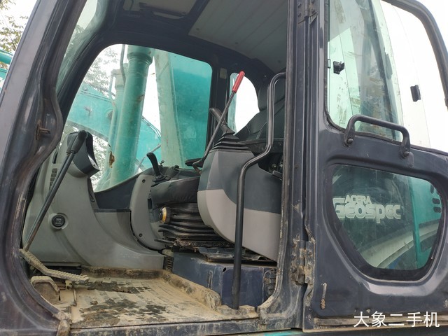 神钢 SK210LC-8 挖掘机